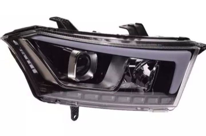 چراغ جلو دنا پلاس با موتور راست مادپارت