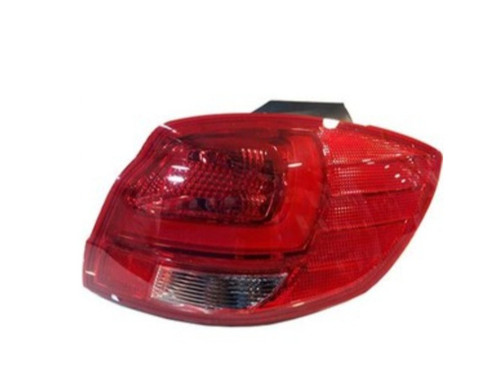 چراغ خطر عقب کوییک روی گلگیر راست مادپارت