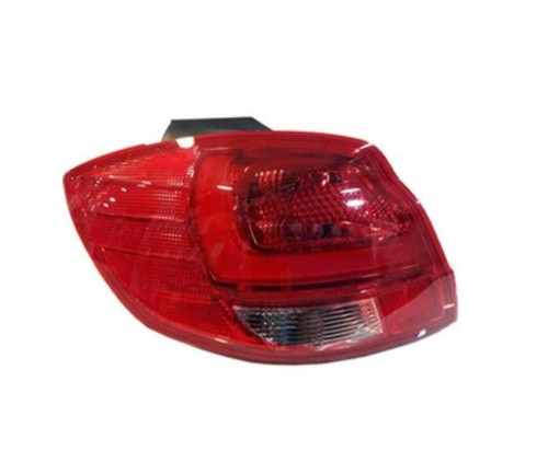 چراغ خطر عقب کوییک روی گلگیر چپ مادپارت